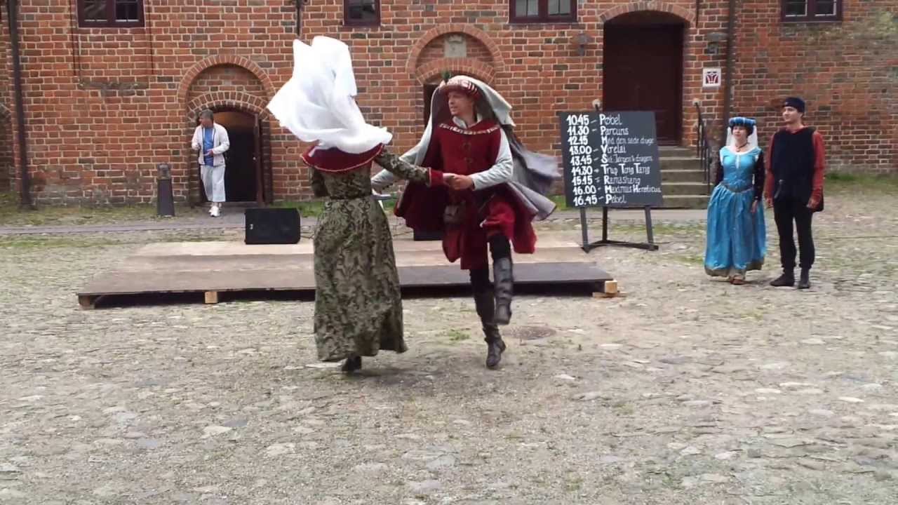 Средновековни танци