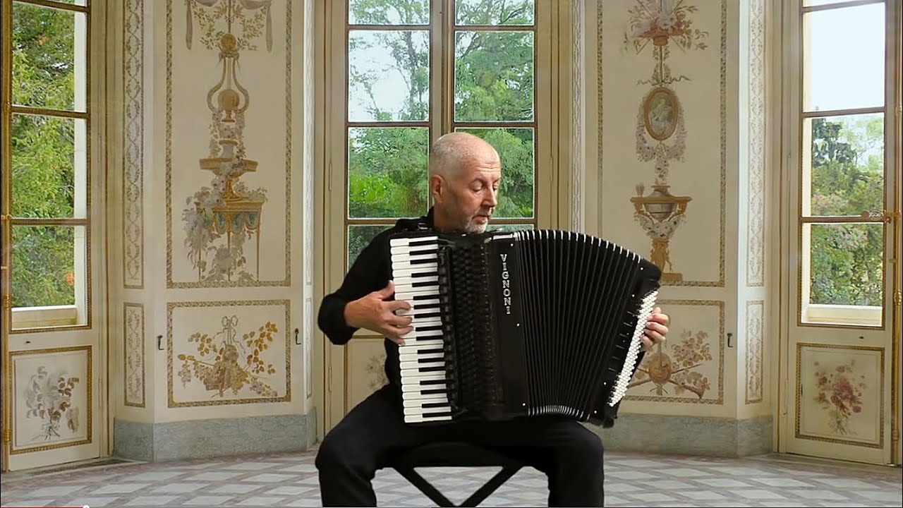 „Чардаш“ – Монти /хармоника, кларинет и виолина